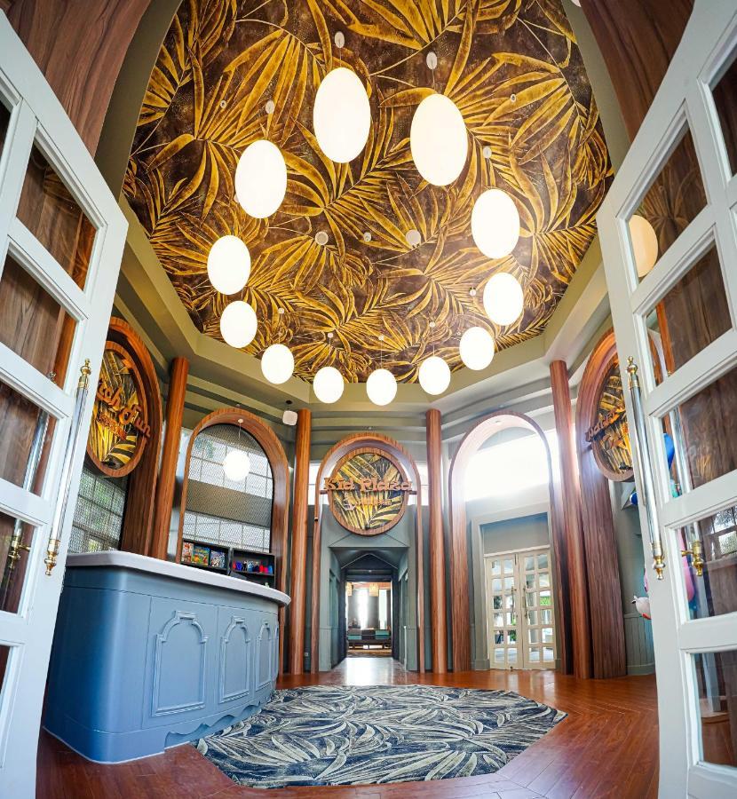 Hualien Farglory Hotel Yanliau Exteriér fotografie Interior of the library