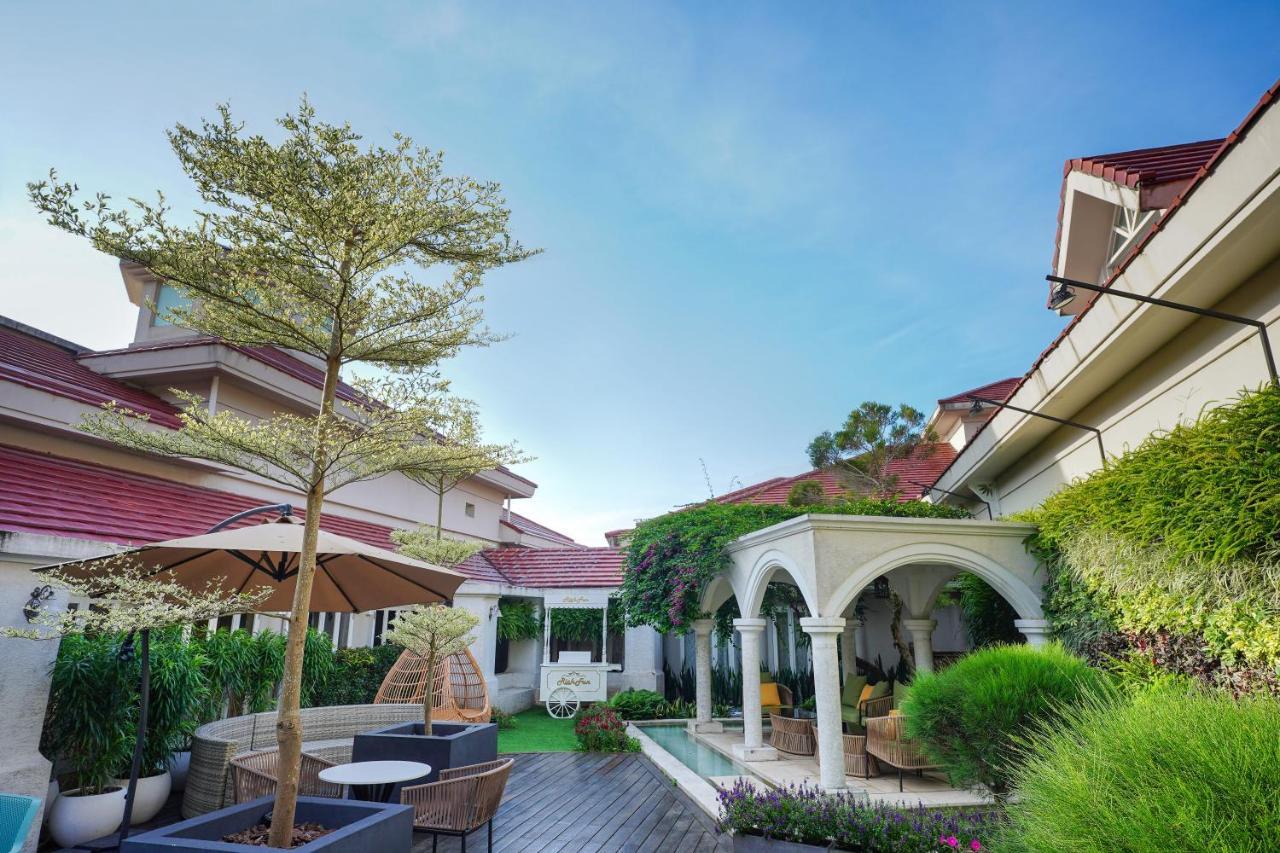 Hualien Farglory Hotel Yanliau Exteriér fotografie The courtyard of the hotel